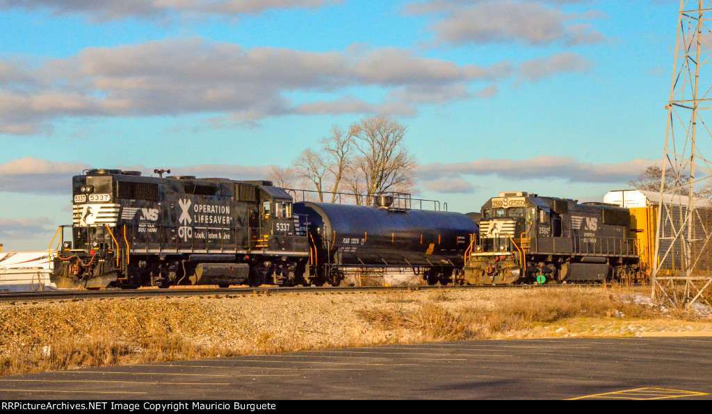 NS Locomotives in the yard